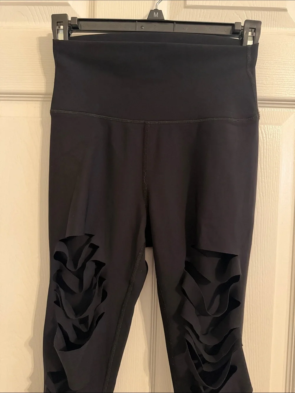 ALO YOGA BLACK Extreme Ripped Warrior High Waisted Leggings Size XS 29” Inseam